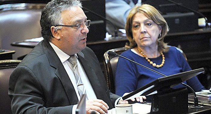 Durango y Lovera piden vuelos de Líneas Aéreas del Estado para la Patagonia