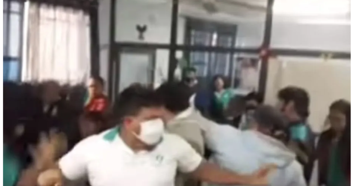 (VIDEO) Brutal pelea de empleados municipales en Formosa