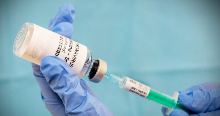 La farmacéutica Moderna asegura que su vacuna tiene una eficacia del 94,5% contra el coronavirus