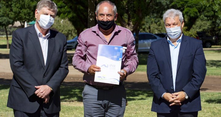 Ziliotto firmó convenios para construir viviendas por más de $71 millones