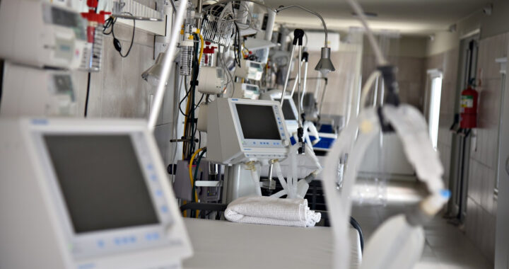 Salud suma seis nuevos respiradores para el CEAR