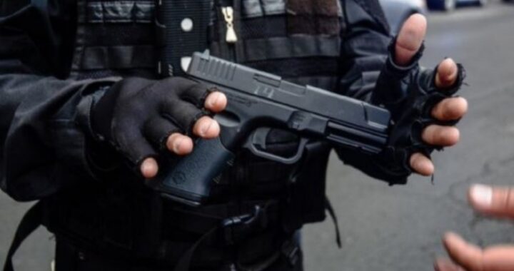 Les quitarán el arma a integrantes de fuerzas de seguridad federales denunciados por violencia de género