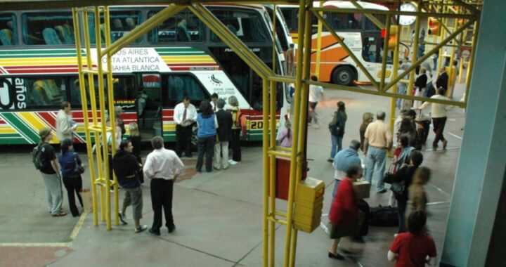 Advierten sobre el caso positivo de un pasajero procedente de Ecuador que arribó a Santa Rosa en un micro de larga distancia