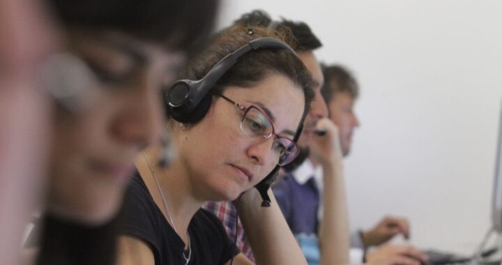 Call Center: La amenazaron con despedirla sino trabajaba en forma presencial y murió de Covid