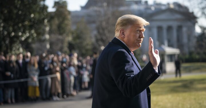 Trump dejó la Casa Blanca: “Vamos a volver de alguna manera”