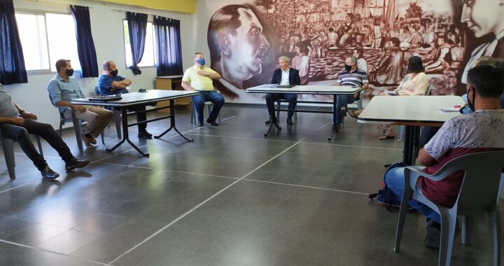 Lezcano se reunió con gremios para informar sobre las políticas del IPAV