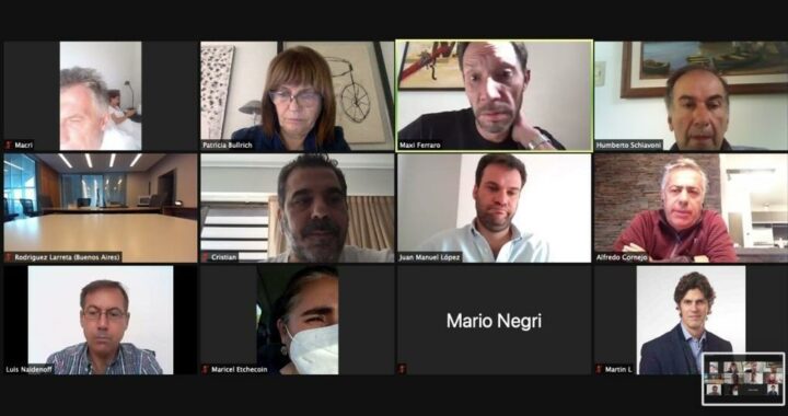 Macri participó de una reunión desde la cama