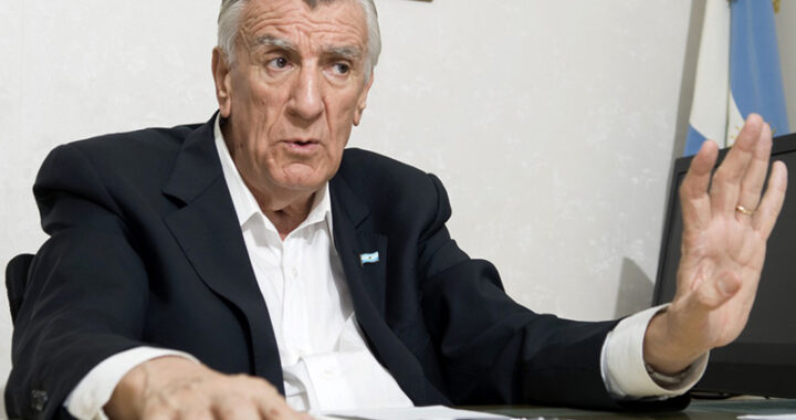 “Una burrada”: así calificó Gioja los dichos de Macri sobre Perón; “estaba mal sentado en la reposera”, apuntó