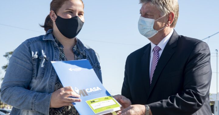 Ziliotto entregó 25 viviendas en General Campos y garantizó la continuidad del Plan Mi Casa