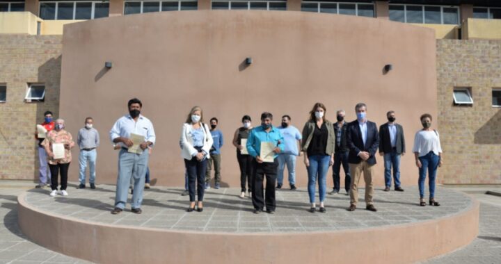 Entregaron máquinas y herramientas en Realicó e Ingeniero Luiggi