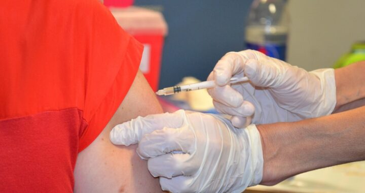 El SEMPRE comienza la vacunación contra gripe y neumococo