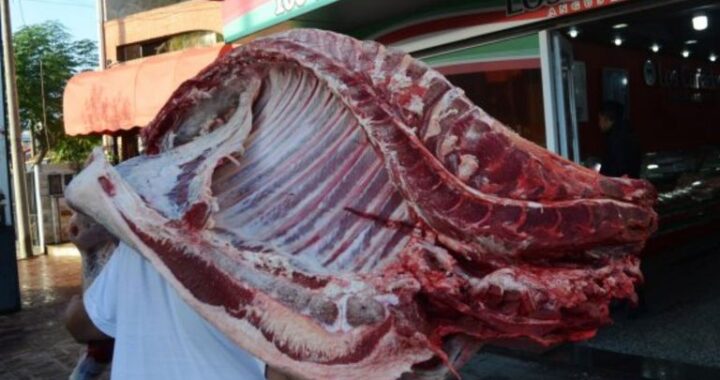 La carne dejará de llegar en media res a las carnicerías y deberá transportarse en trozos
