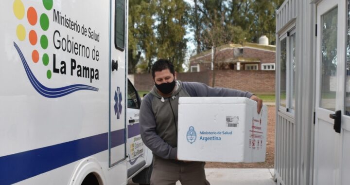 Llegaron otras 4700 vacunas  a La Pampa y comienza la vacunación a mayores de 40 años