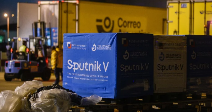 Llegó un nuevo vuelo con 500 mil dosis de vacunas Sputnik V al país