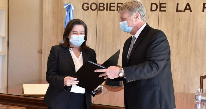 Asumió Fernanda González como ministra de la Producción