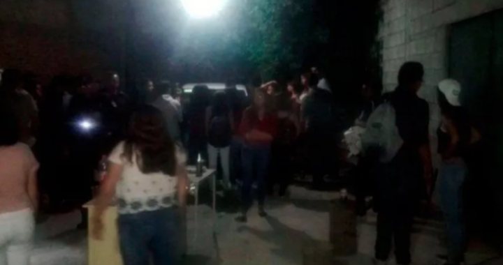Organizó una fiesta de 15 clandestina y murieron su mamá y siete tíos
