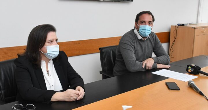 Provincia y municipio firmaron convenio para el mantenimiento de caminos vecinales