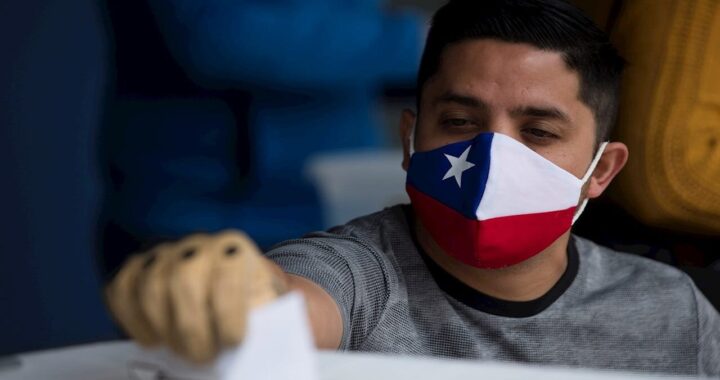 Pese a tener el 60% de la población vacunada, Chile vuelve al confinamiento total