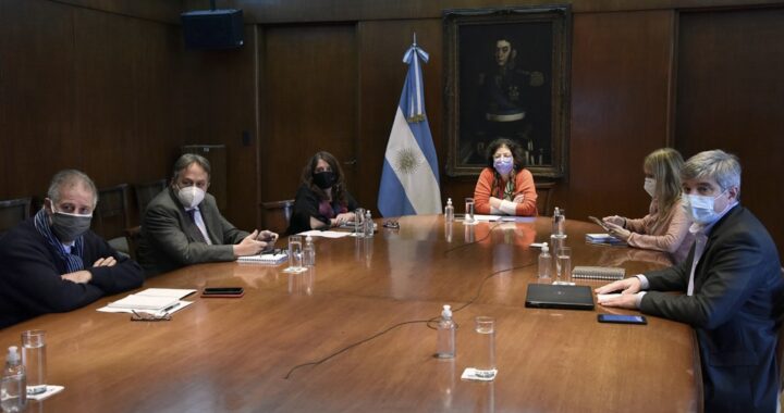 Acordaron acelerar las segundas dosis en mayores de 40 y personas con riesgos