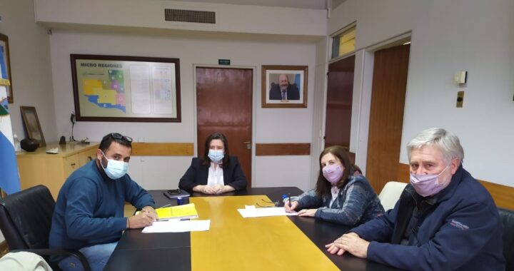 Ministerio de la Producción y Facultad de Agronomía firmaron nuevo convenio; se trata de un trabajo sobre los hacheros en la provincia