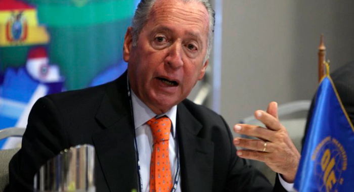 La UIA plantea no pagar sueldos a los empleados que no se vacunen