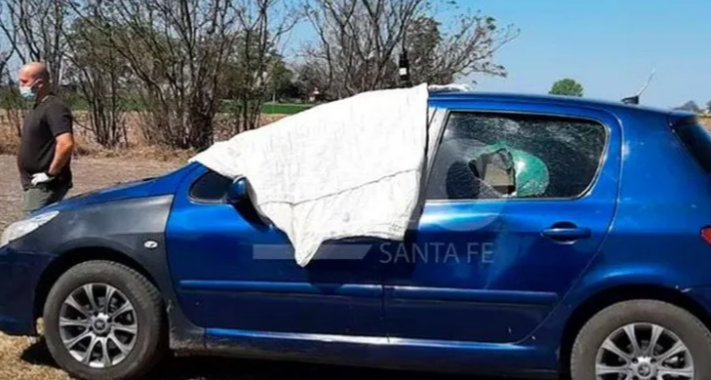 Un policía vio a su ex pareja con su marido, la persiguió y la mató