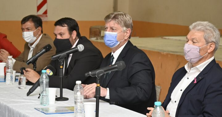 “En un día asignamos más casas que Macri en cuatro años”, destacó Ziliotto en la firma de convenios para la construcción de 68 viviendas