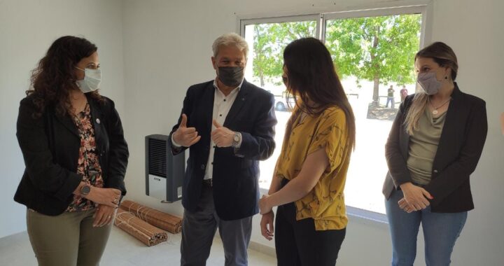 Entrega de llaves de viviendas a familias de Monte Nievas