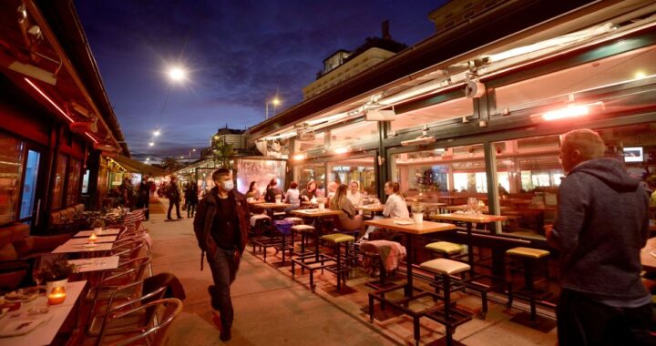 Austria se plantea confinar a los no vacunados ante los récords de contagios de covid