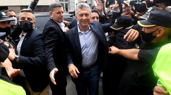 Macri sacado: El incidente que provocó al ingresar al juzgado de Dolores