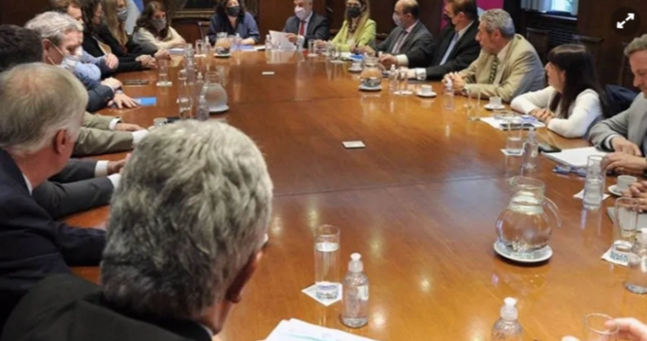 Hay principio de acuerdo entre Gobierno y laboratorios para congelar precios de medicamentos