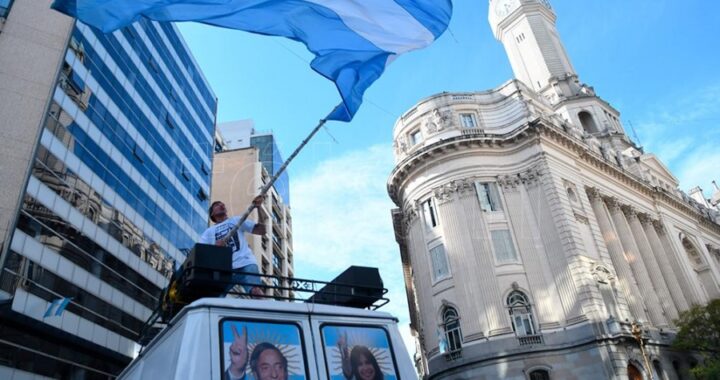El FdT celebra el Día de la Militancia con un acto masivo en Plaza de Mayo