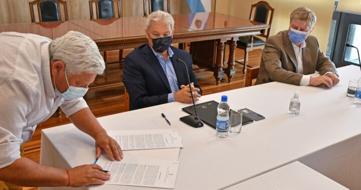 Ziliotto firmó convenios del Plan “Mi Casa” con seis localidades por más de $136 millones