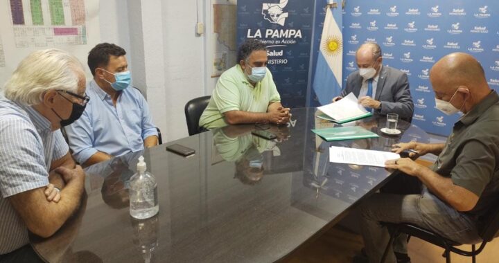 Covid: Salud y Bioquímicos firmaron acta de colaboración para realizar diagnósticos