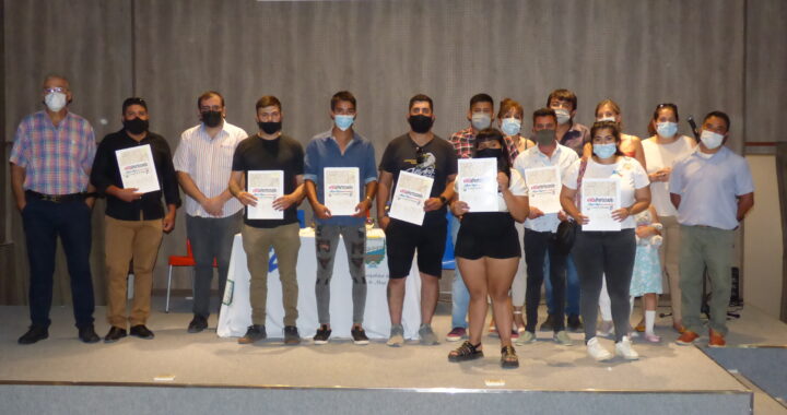 25 de Mayo: Entregaron créditos de la Ley de Descentralización por más de $ 2 millones