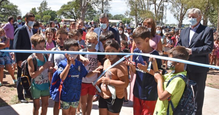 Ziliotto inauguró parques acuáticos en Telén y Winifreda