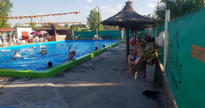 Un chico de 18 años en grave estado luego de accidentarse en la pileta municipal de Quehué