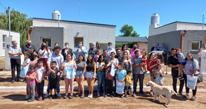 Familias de Ataliva Roca recibieron viviendas del Plan “Mi Casa 1”