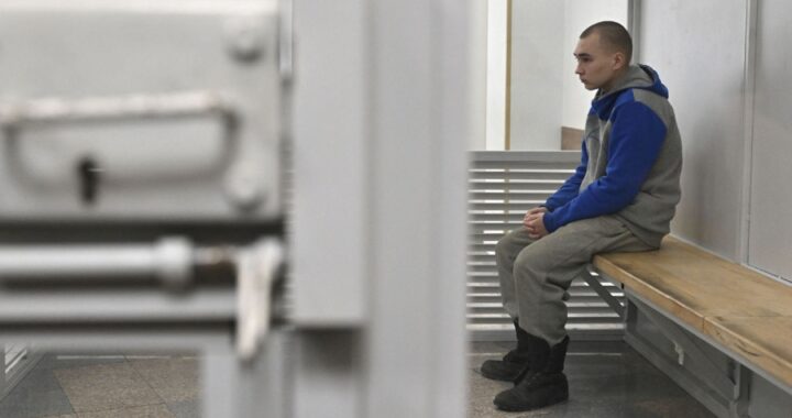 Condenaron a cadena perpetua en Ucrania a primer soldado ruso acusado de crímenes de guerra