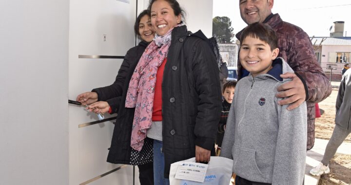 Rancul: Ziliotto encabezó entrega de viviendas y confirmó que se construirán 40 más