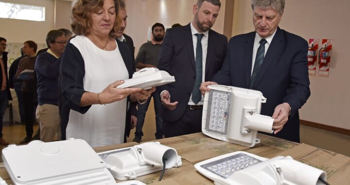 Eficiencia energética: 52 localidades firmaron convenios para migrar a la tecnología LED