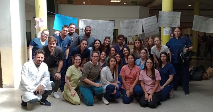 Paro de residentes en el hospital Lucio Molas