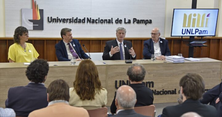 Arsénico, ríos y humedales: Gobierno financia estudios sobre los recursos hídricos y recibe informes finales