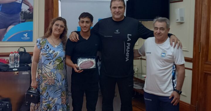 Natación: el Gobierno pampeano reconoció al nadador Nicolás Weigandt