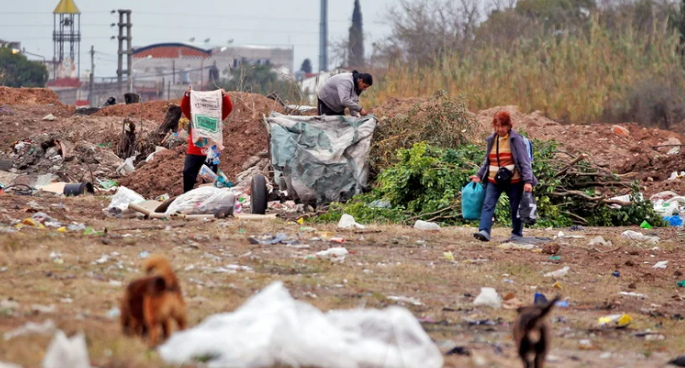 Una familia necesitó $146.000 en noviembre para no caer bajo la línea de la pobreza