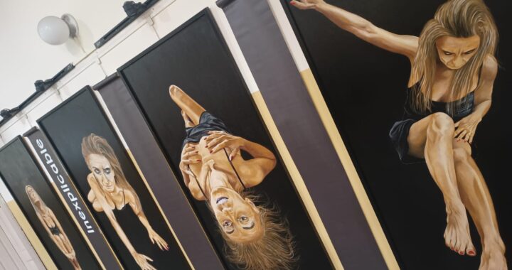 Indignación de padres y madres por una sugestiva muestra en una escuela primaria de Toay: “La mujer gozando mientras se agarra el busto es lo que más bronca nos dio”