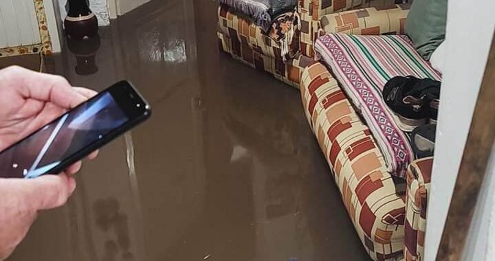 VIDEO: Temporal en Santa Rosa: El agua ingresó a algunas viviendas
