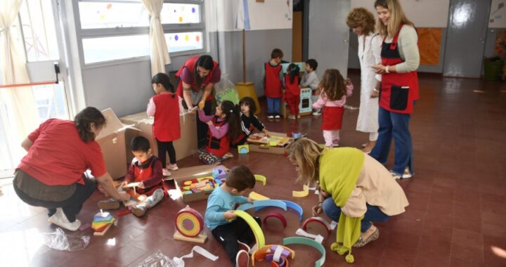 Se distribuyeron materiales didácticos en los JIN de toda la Provincia