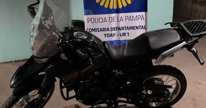 Un menor de 15 años robó una moto y otro de 14 le cortó el cuello a un policía con una tijera: Pasó en Toay