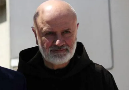 PIDEN 10 AÑOS DE CÁRCEL AL SACERDOTE PADILLA POR ABUSO SEXUAL